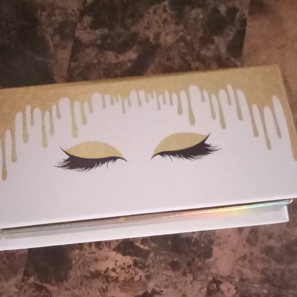 Mink Lashes - Picture 2 of 2